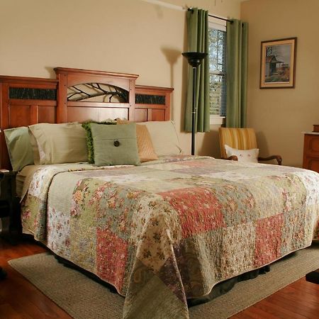 Seven Oaks Bed & Breakfast High Point Ngoại thất bức ảnh