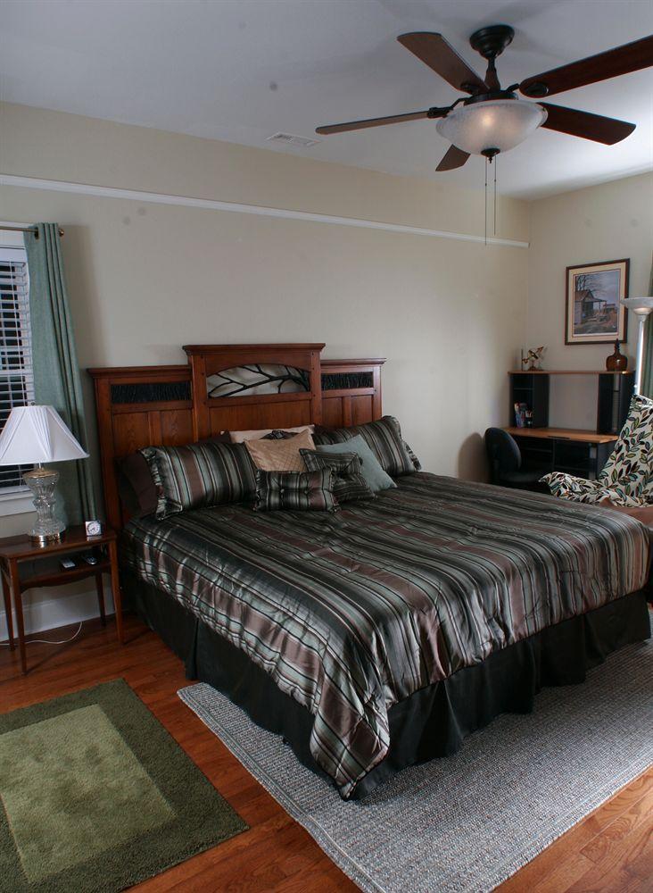 Seven Oaks Bed & Breakfast High Point Ngoại thất bức ảnh